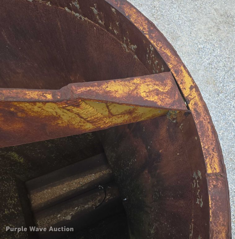 image for item EN3904 (2) Gar-Bro Equipment 460 D concrete buckets