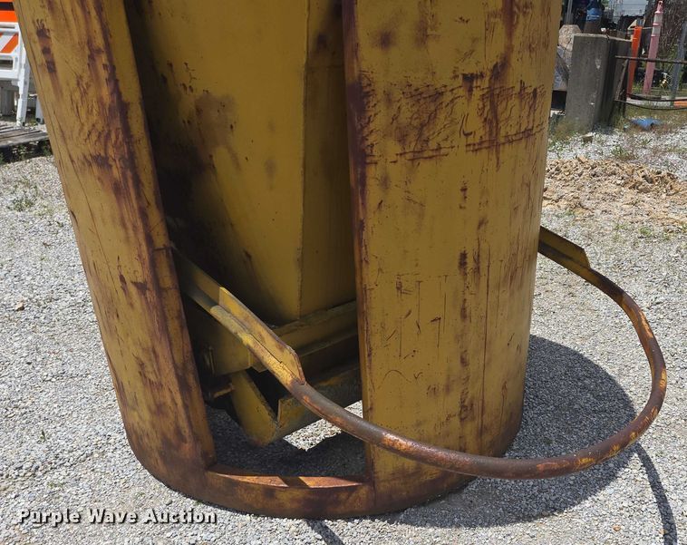 image for item EN3904 (2) Gar-Bro Equipment 460 D concrete buckets