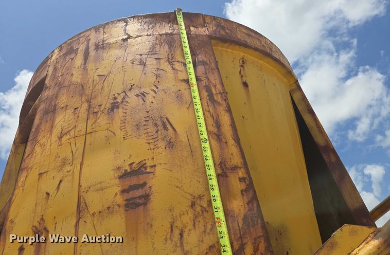 image for item EN3904 (2) Gar-Bro Equipment 460 D concrete buckets