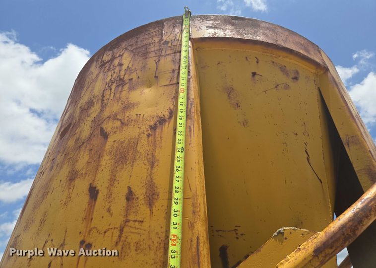 image for item EN3904 (2) Gar-Bro Equipment 460 D concrete buckets