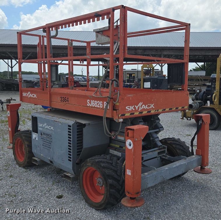 image for item EN3908 2013 Skyjack SJ6826 RT scissor lift