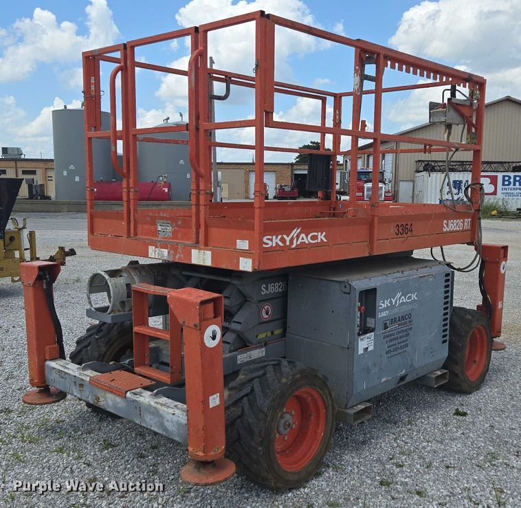 image for item EN3908 2013 Skyjack SJ6826 RT scissor lift