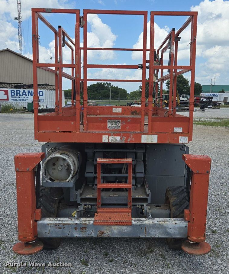 image for item EN3908 2013 Skyjack SJ6826 RT scissor lift