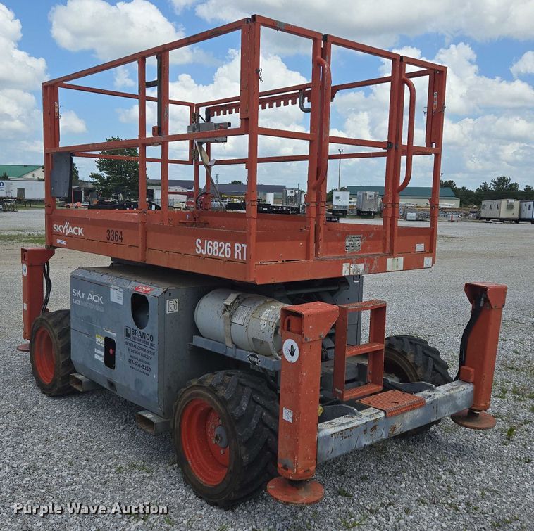 image for item EN3908 2013 Skyjack SJ6826 RT scissor lift