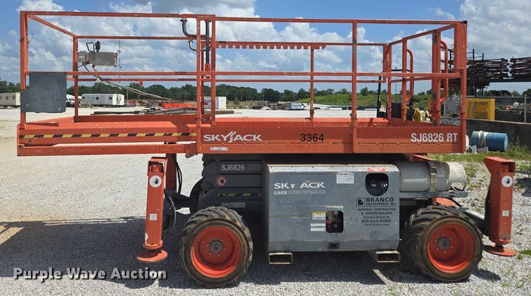 image for item EN3908 2013 Skyjack SJ6826 RT scissor lift