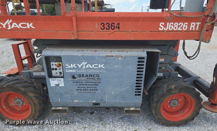 image for item EN3908 2013 Skyjack SJ6826 RT scissor lift