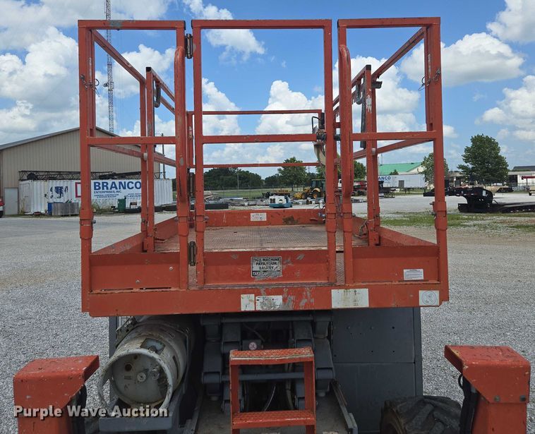 image for item EN3908 2013 Skyjack SJ6826 RT scissor lift