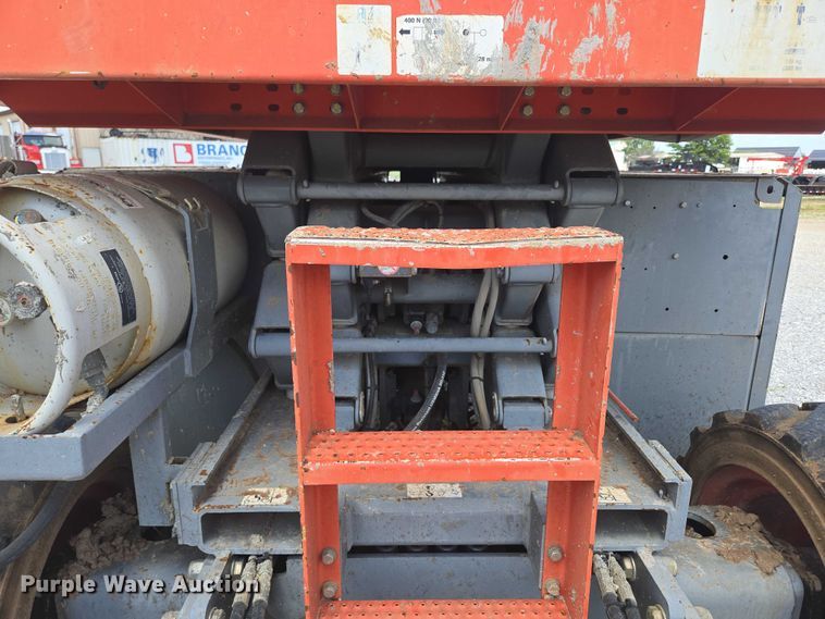 image for item EN3908 2013 Skyjack SJ6826 RT scissor lift