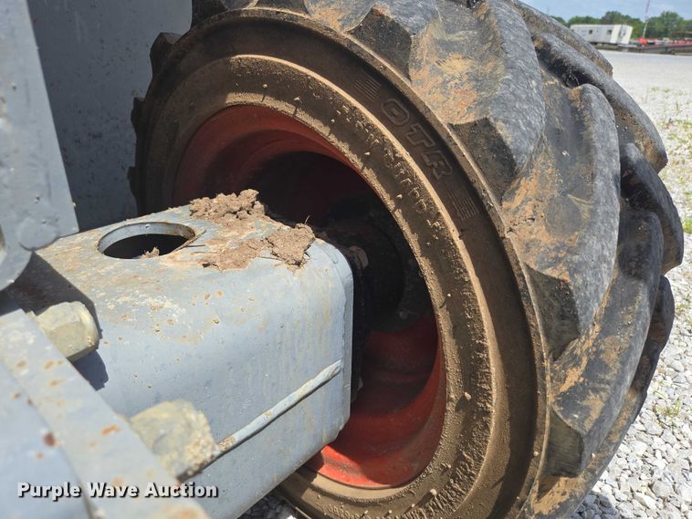 image for item EN3908 2013 Skyjack SJ6826 RT scissor lift