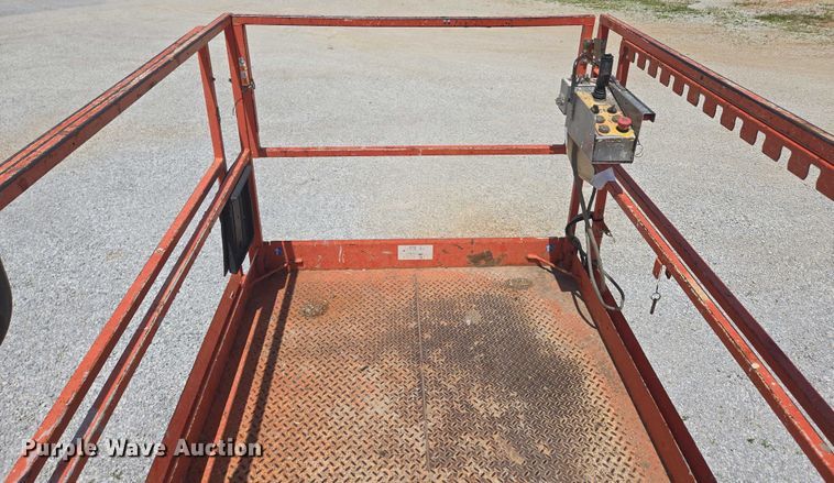 image for item EN3908 2013 Skyjack SJ6826 RT scissor lift