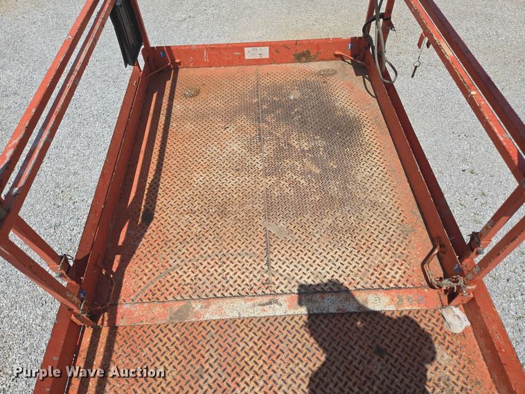 image for item EN3908 2013 Skyjack SJ6826 RT scissor lift