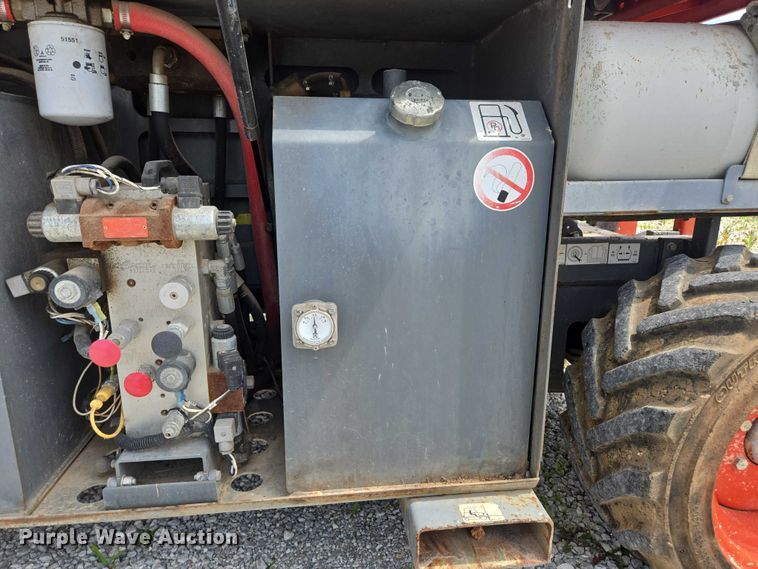 image for item EN3908 2013 Skyjack SJ6826 RT scissor lift