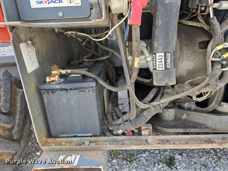 image for item EN3908 2013 Skyjack SJ6826 RT scissor lift