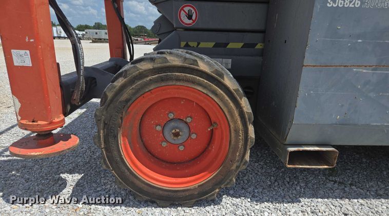 image for item EN3908 2013 Skyjack SJ6826 RT scissor lift