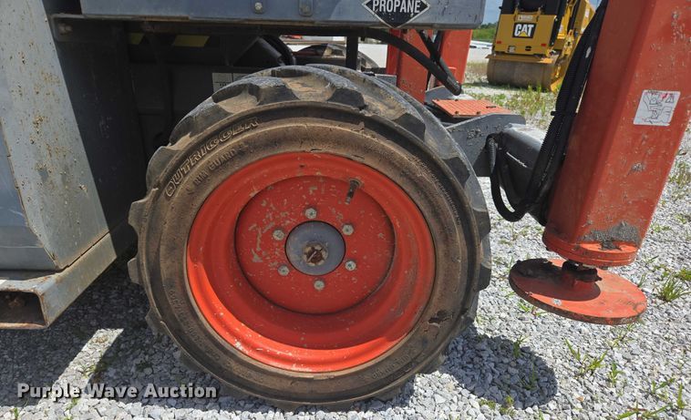 image for item EN3908 2013 Skyjack SJ6826 RT scissor lift