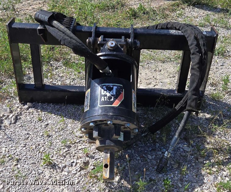 image for item EN3913 Caterpillar A19B skid steer auger