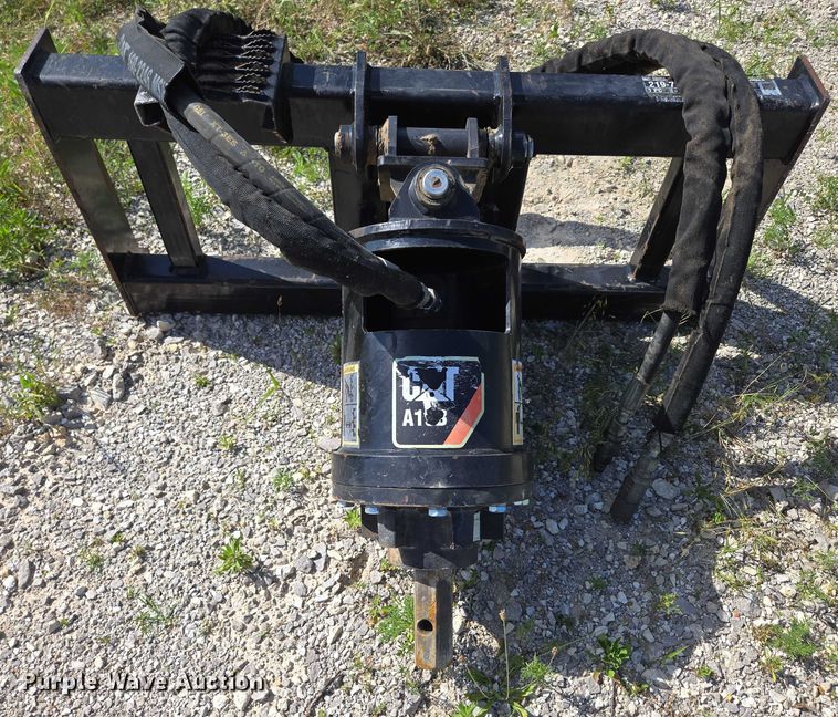 image for item EN3913 Caterpillar A19B skid steer auger