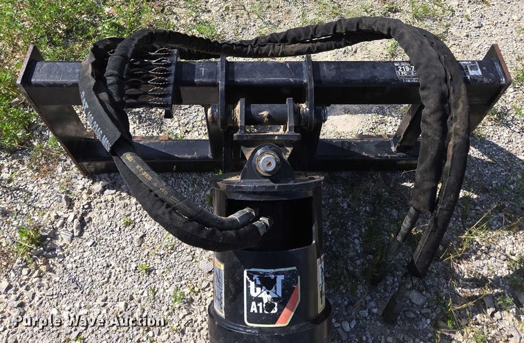 image for item EN3913 Caterpillar A19B skid steer auger