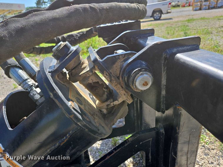 image for item EN3913 Caterpillar A19B skid steer auger