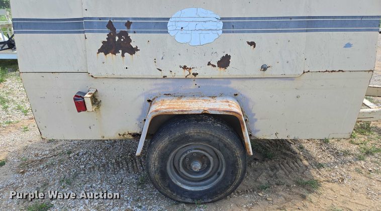 image for item EN3915 1993 LeROI International air compressor