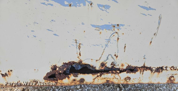 image for item EN3915 1993 LeROI International air compressor