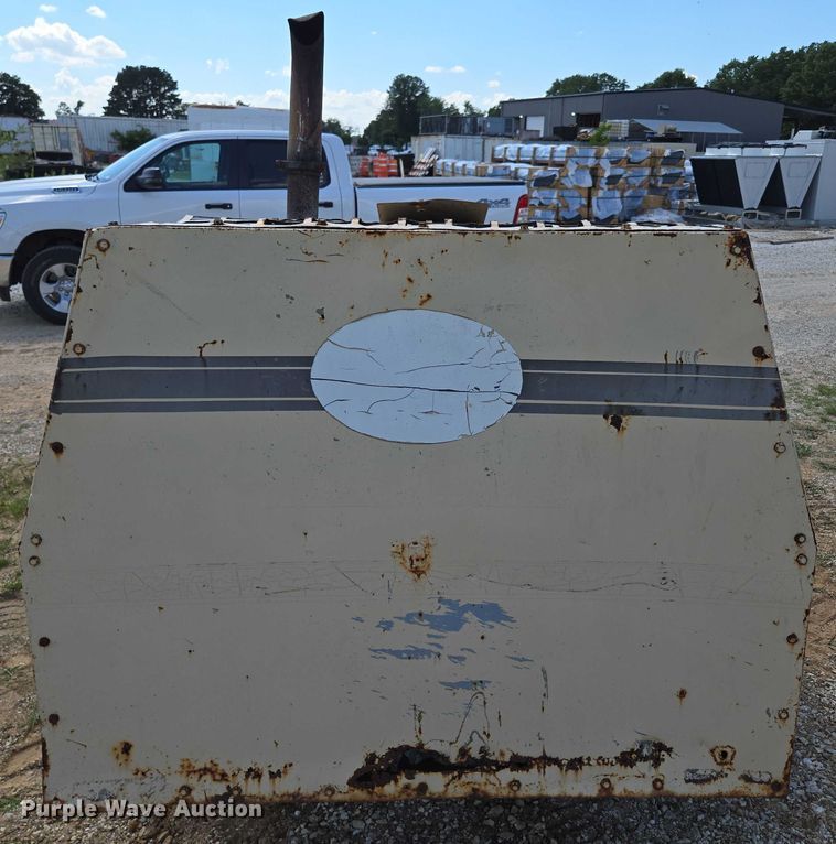 image for item EN3915 1993 LeROI International air compressor