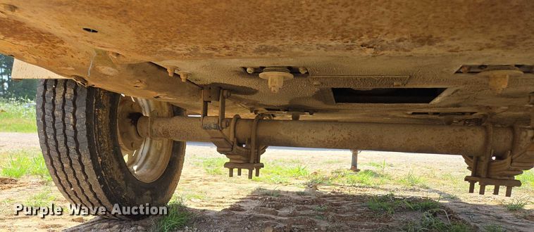 image for item EN3915 1993 LeROI International air compressor