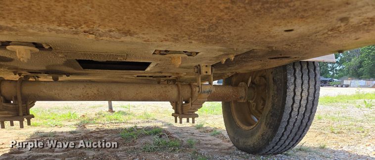 image for item EN3915 1993 LeROI International air compressor