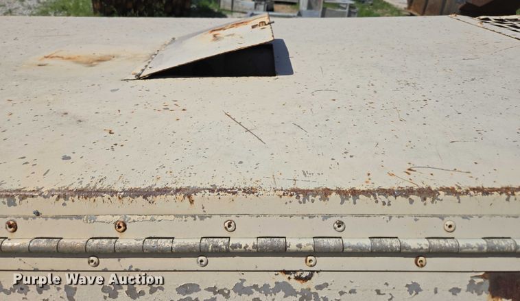 image for item EN3915 1993 LeROI International air compressor