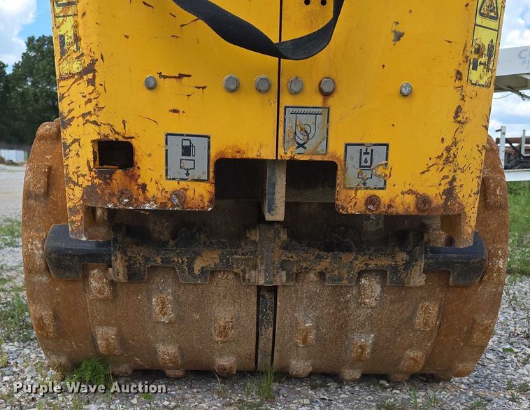 image for item EN3919 2021 Multiquip Rammax 1575 trench compactor