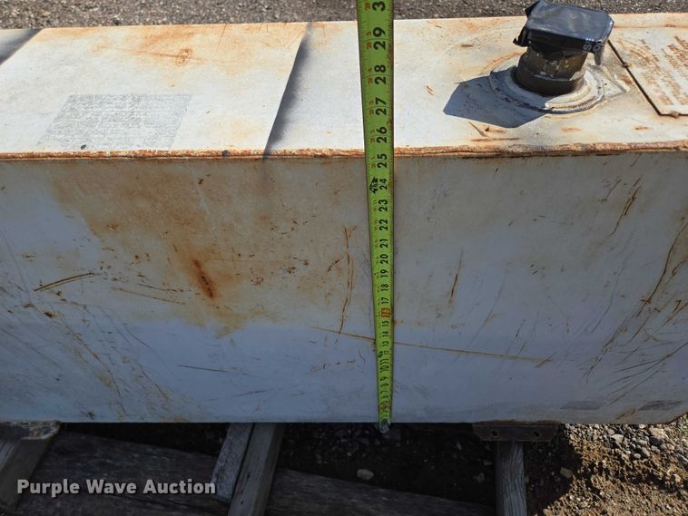 image for item EN3928 Fuel tank