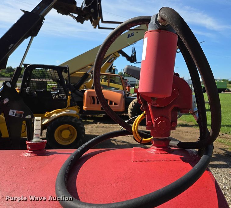 image for item EN3929 Diesel fuel tank