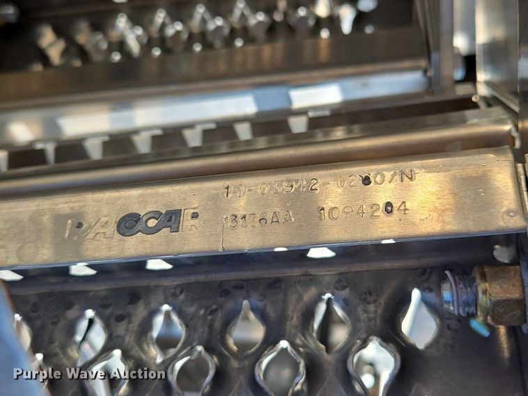 image for item EN3931 Paccar (36) truck steps