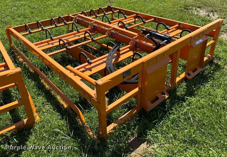 image for item EN3936 Land Honor skid steer bale accumulator grapple