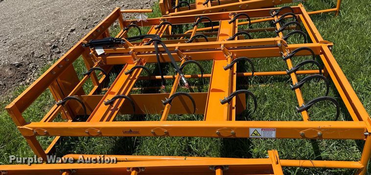 image for item EN3937 2024 Land Honor HAG-12-24Q skid steer bale accumulator grapple