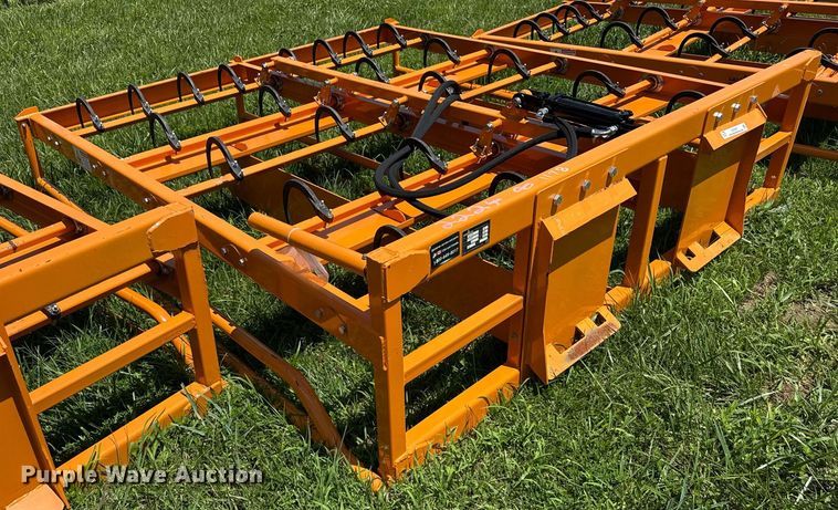 image for item EN3937 2024 Land Honor HAG-12-24Q skid steer bale accumulator grapple