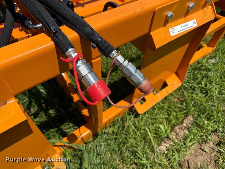 image for item EN3937 2024 Land Honor HAG-12-24Q skid steer bale accumulator grapple