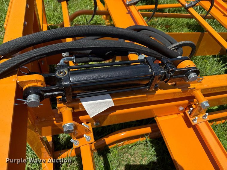 image for item EN3937 2024 Land Honor HAG-12-24Q skid steer bale accumulator grapple