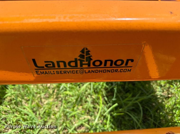 image for item EN3937 2024 Land Honor HAG-12-24Q skid steer bale accumulator grapple