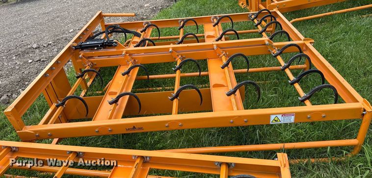 image for item EN3938 2024 Land Honor HAG-12-24Q skid steer bale accumulator grapple