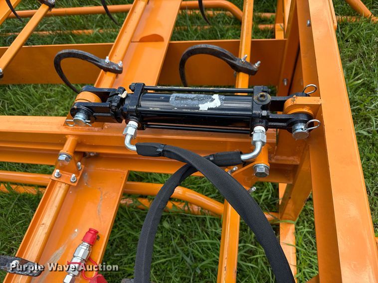 image for item EN3938 2024 Land Honor HAG-12-24Q skid steer bale accumulator grapple