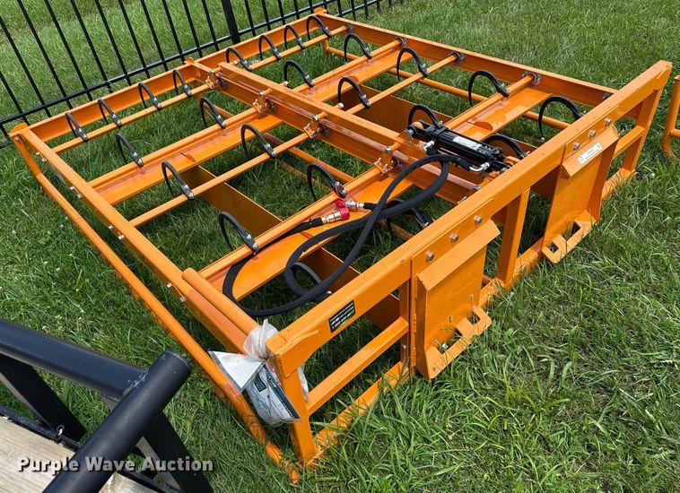 image for item EN3939 2024 Land Honor HAG-12-24Q skid steer bale accumulator grapple
