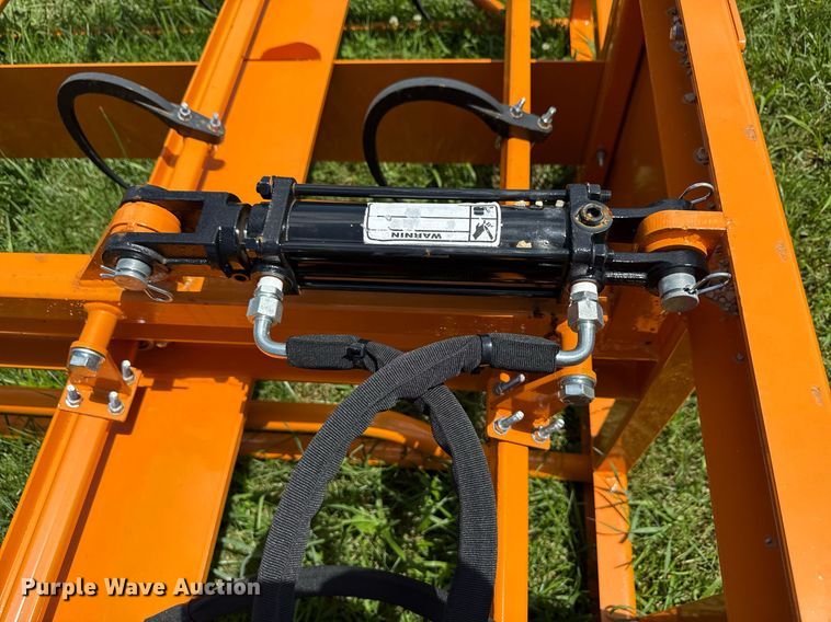 image for item EN3939 2024 Land Honor HAG-12-24Q skid steer bale accumulator grapple