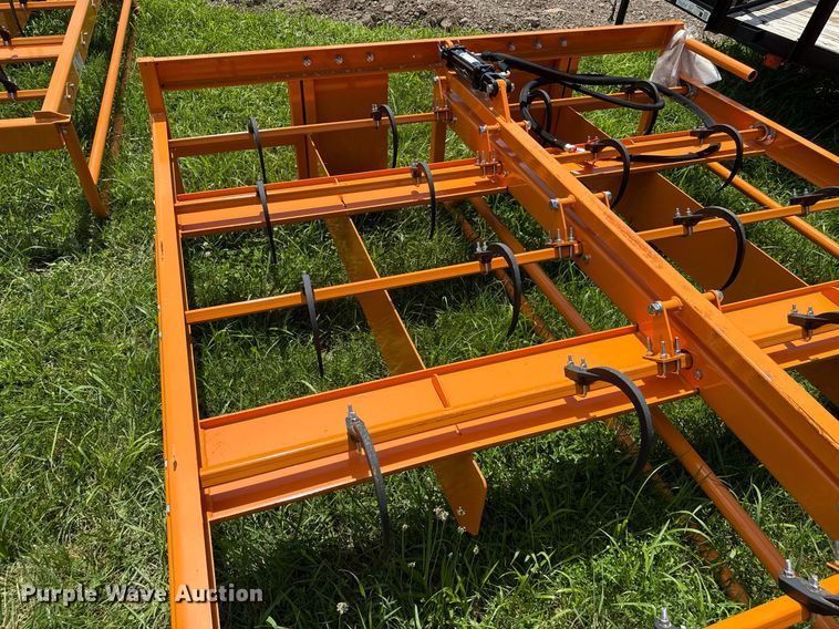 image for item EN3939 2024 Land Honor HAG-12-24Q skid steer bale accumulator grapple