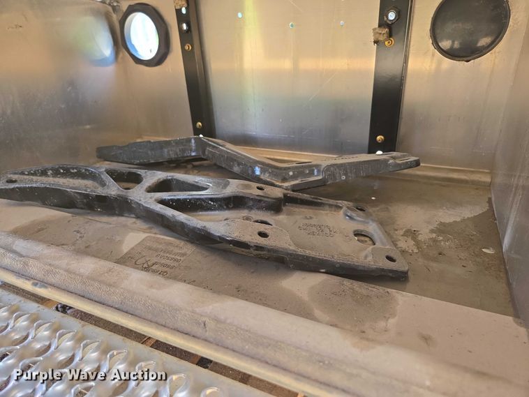 image for item EN3943 Truck battery box