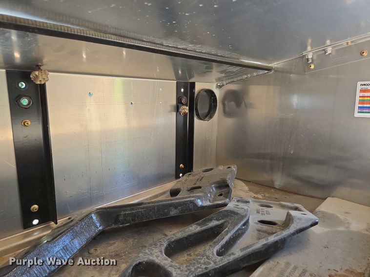 image for item EN3943 Truck battery box