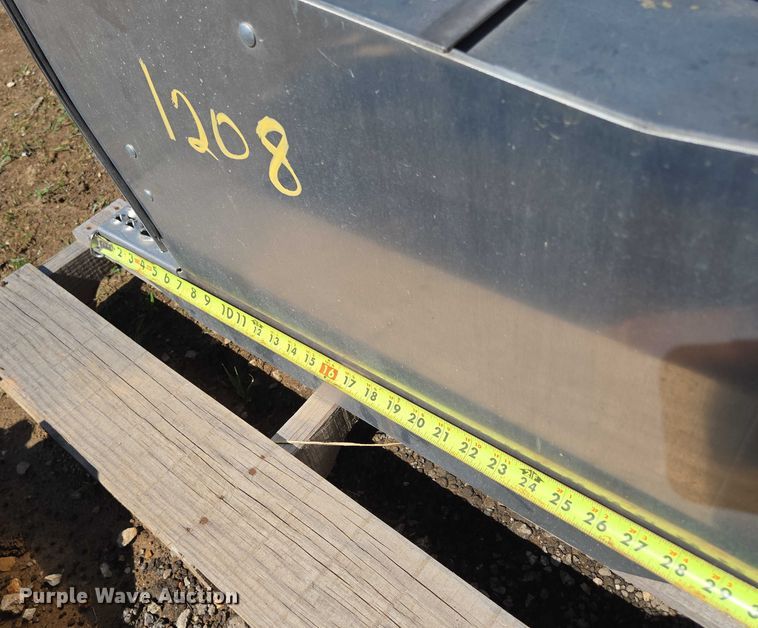 image for item EN3943 Truck battery box