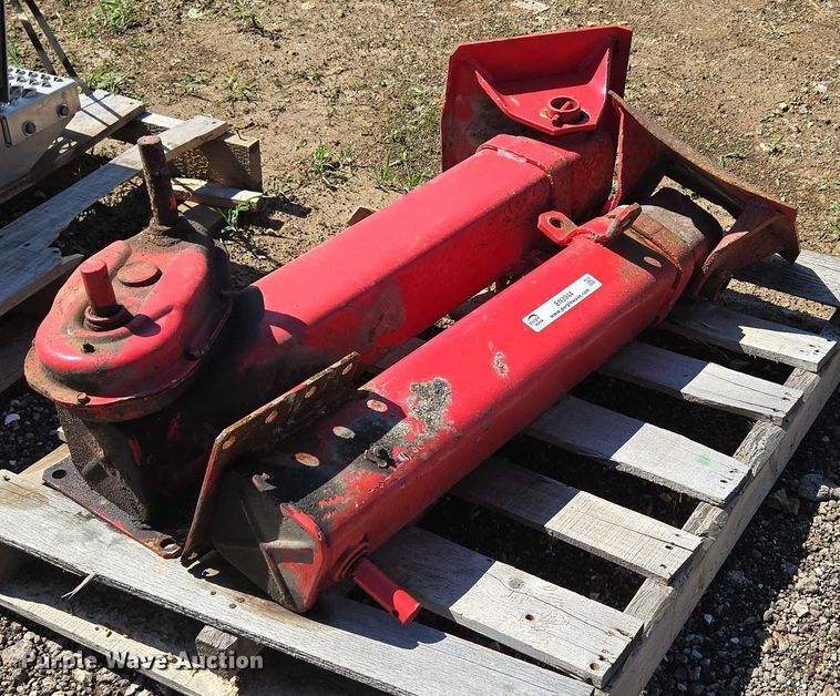 image for item EN3944 (2) trailer landing gear