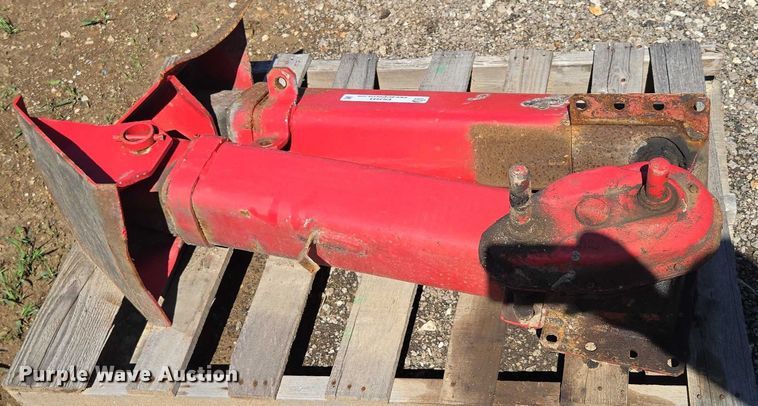 image for item EN3944 (2) trailer landing gear