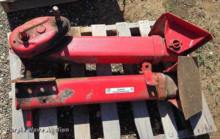 image for item EN3944 (2) trailer landing gear